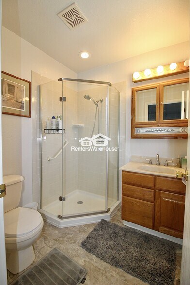 Building Photo - 11025 Dahlia Ct