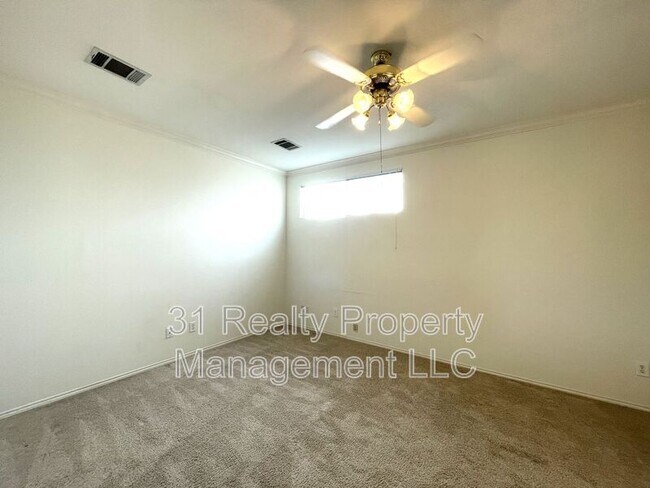 Building Photo - 4108 Hedgerow Dr