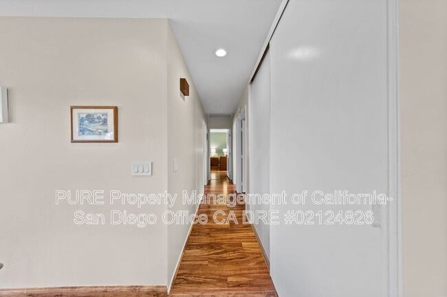 Building Photo - 12576 Oaks N Dr