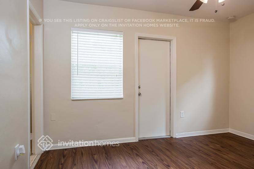 Building Photo - 335 NW 190th St