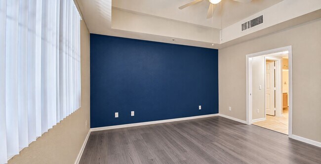 Building Photo - 27 E Agate Ave