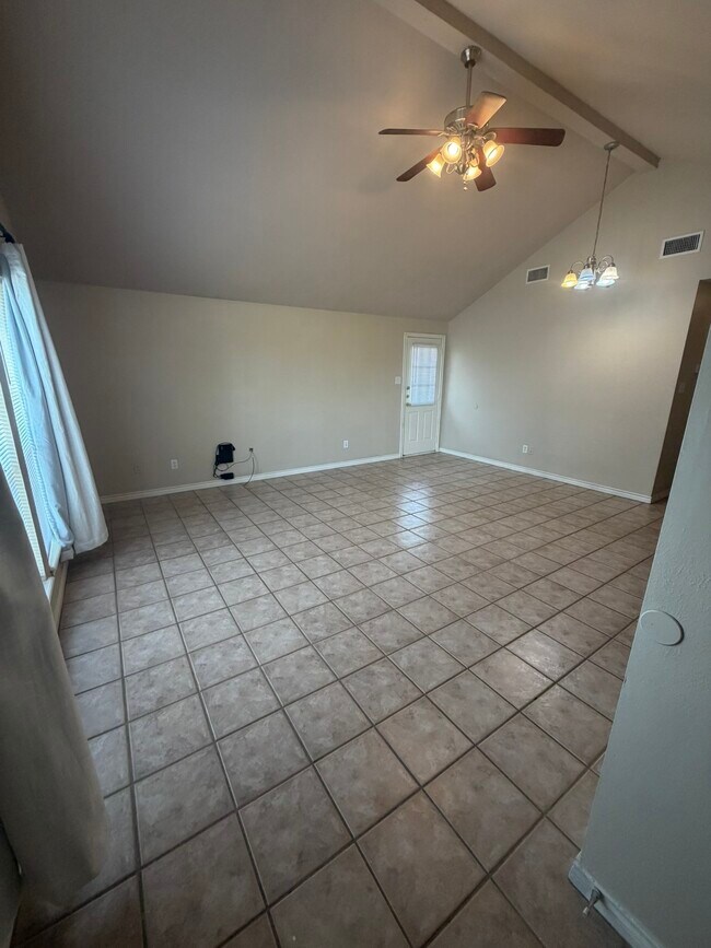 Building Photo - 1437 Western Oaks Ct