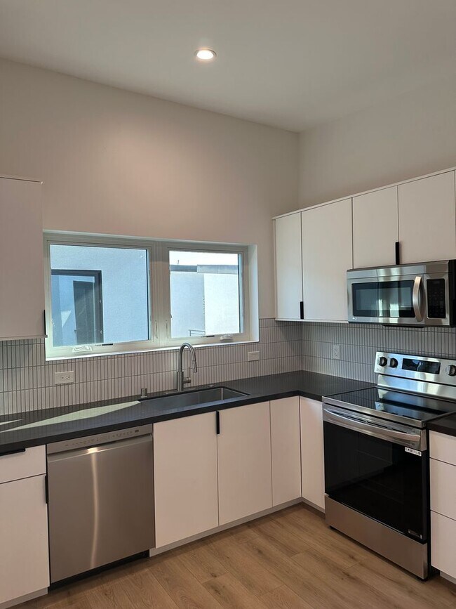 Building Photo - 2320 F St