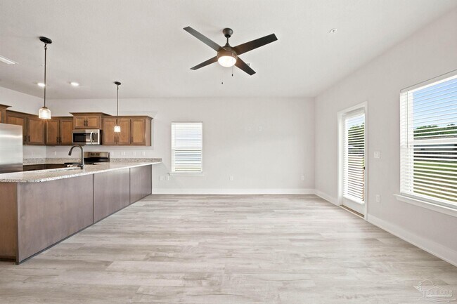 Building Photo - 5530 Lexlee Blvd