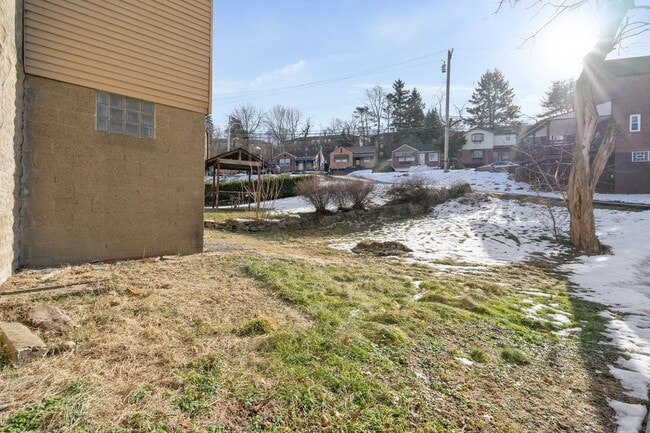 Building Photo - 111 Kaplan Ave