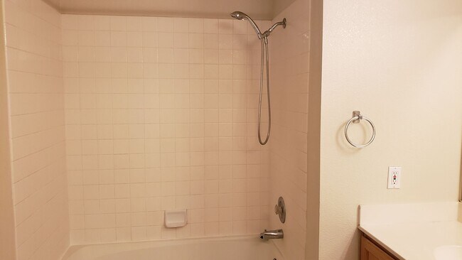 Building Photo - ONLY $2,550 PER MONTH FOR THIS SPACIOUS RANCH STYLE HOME -  2056 SQ FT / 3BDRM/2BATH/3GARAGE ON O...