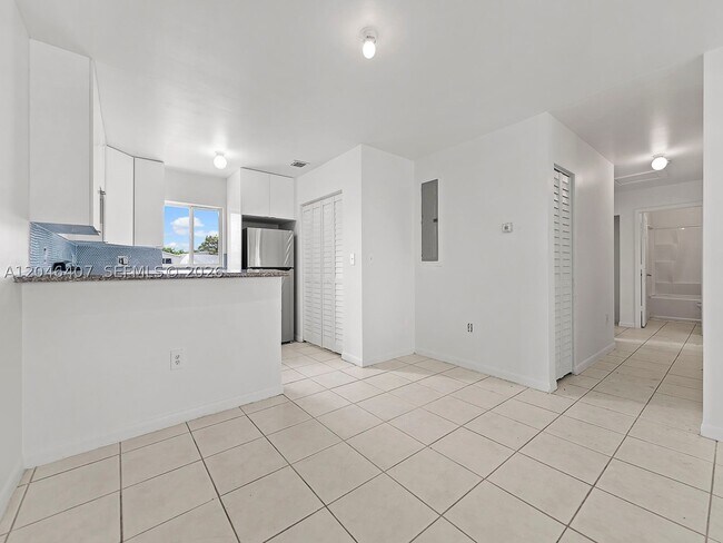 Building Photo - 26650 SW 138th Ct