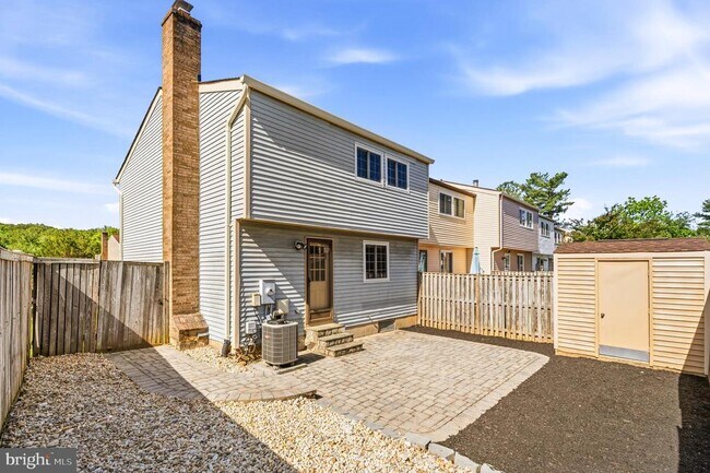 Building Photo - 4600 Brentleigh Ct