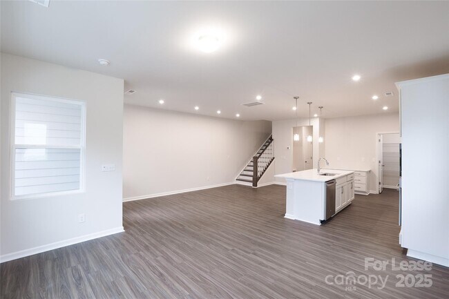 Building Photo - 526 Myrick Aly