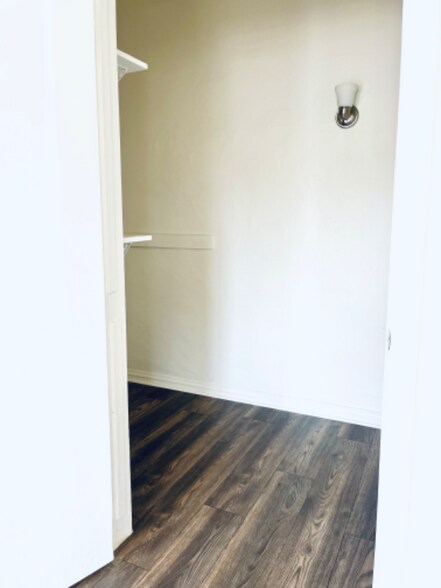 Building Photo - 2329 Crenshaw Blvd