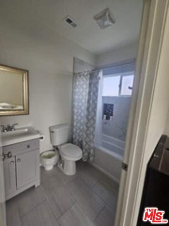 Building Photo - 868 N Edgemont St