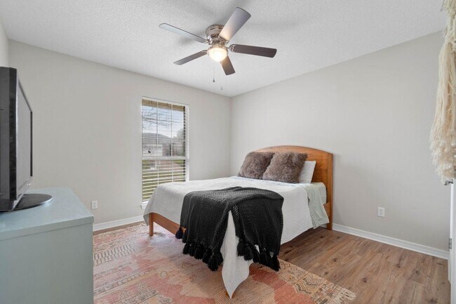 Building Photo - 5405 Josh Dr