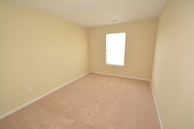 Building Photo - Pike Township 4 bedroom home