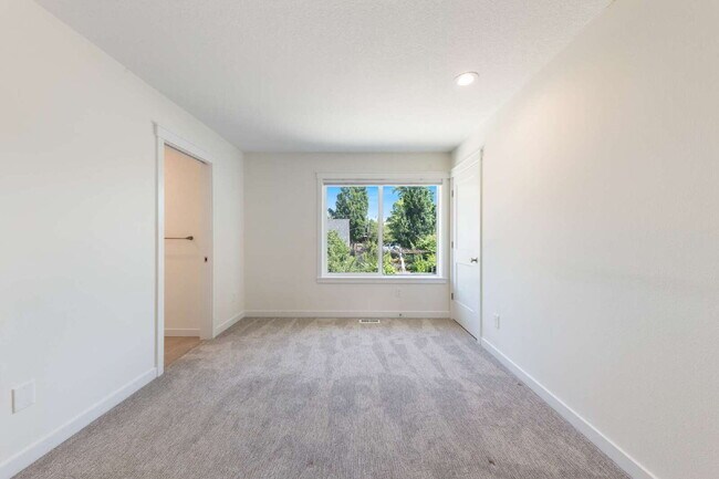Building Photo - Recently Built 1 Bedroom, 1 Bathroom Home