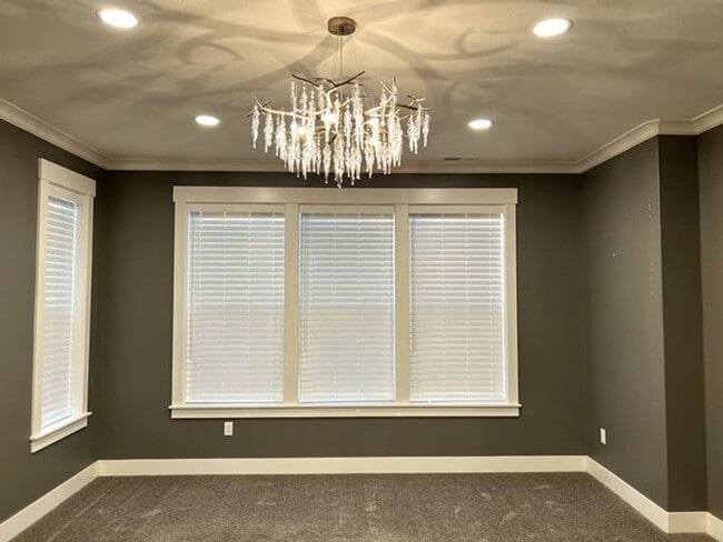 Building Photo - 3Bd/2Ba Single Story House - Available to ...
