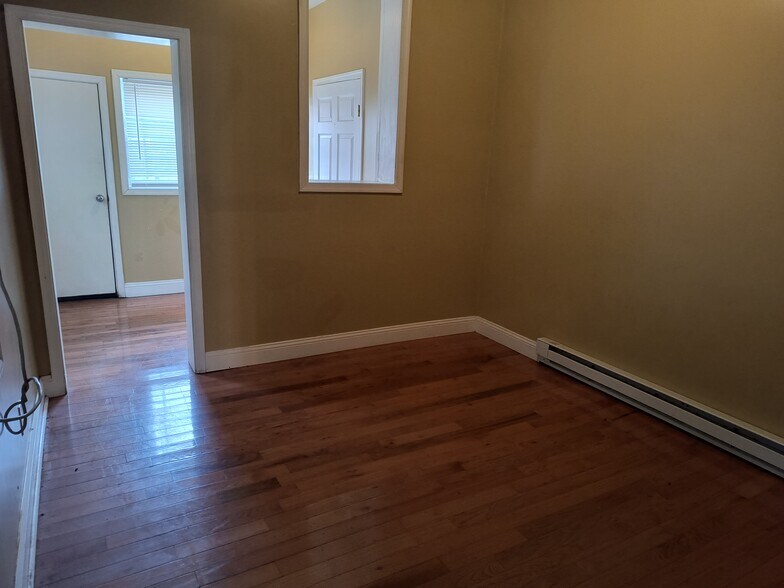 Building Photo - 1841 W Huntingdon St