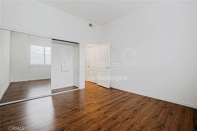 Building Photo - 7111 S La Tijera Blvd