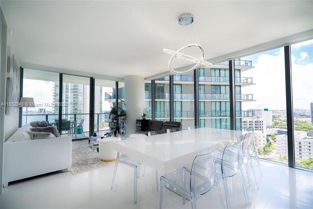 Building Photo - 650 NE 32nd St