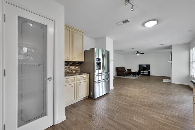 Building Photo - 26907 Castlecliff Ln