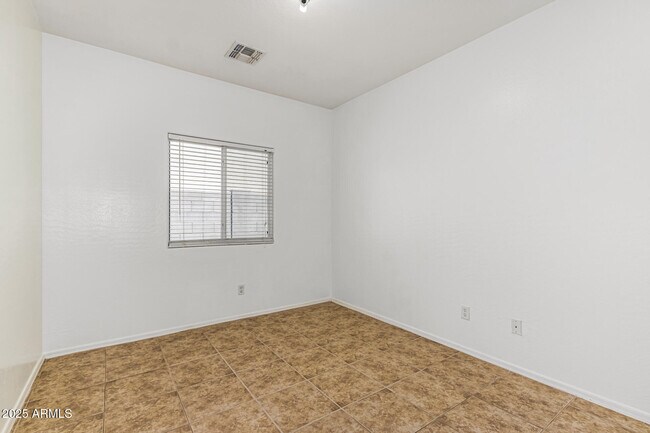 Building Photo - 11580 W Madison St