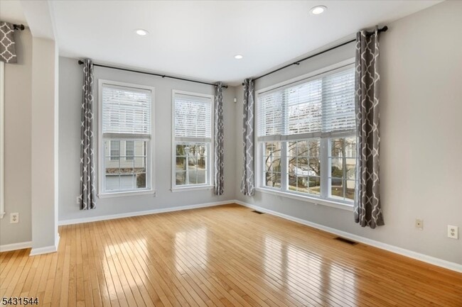 Building Photo - 145 Arrowgate Dr