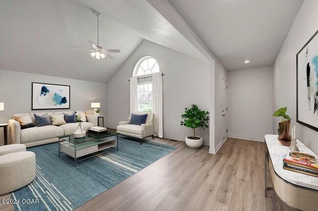 Building Photo - 301 W Briarbrook Ln