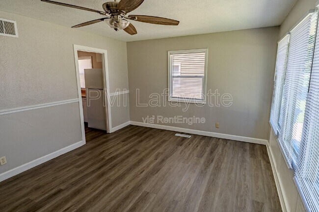 Building Photo - 3302 Longlois Dr