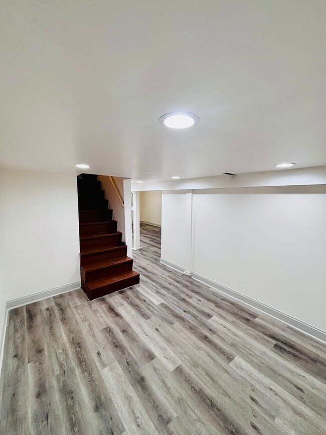 Building Photo - 1715 N Meade Ave