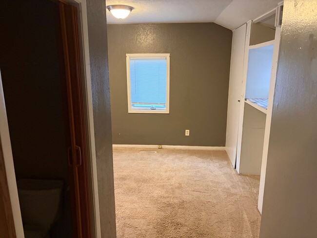 Building Photo - 1 Bedroom, 1 Bath House