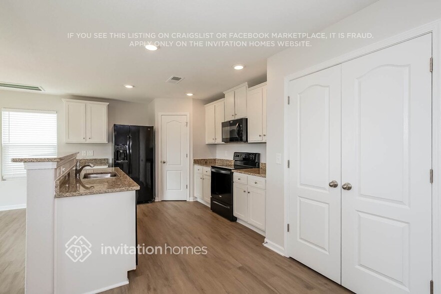 Building Photo - 3915 Rosfield Dr