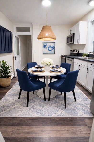 Building Photo - 825 Maple Ave