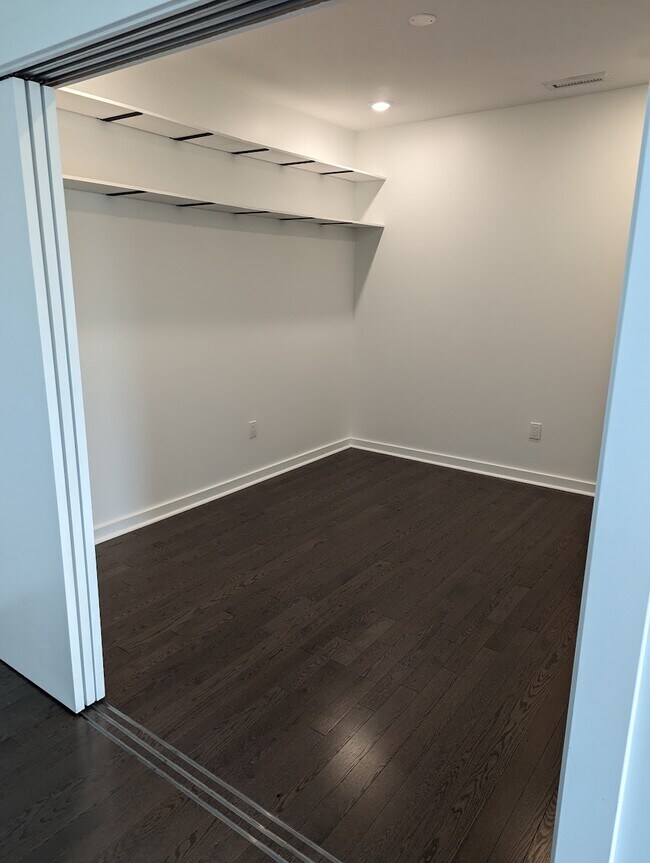 Building Photo - 300 8th St NE