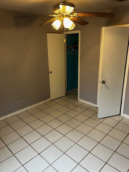 Building Photo - 538 Glenvale Dr