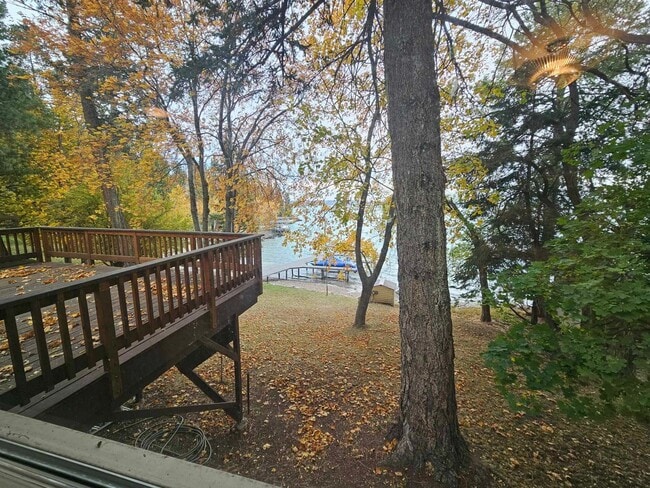 Building Photo - Lake front on Kings Point-Winter Rental On...