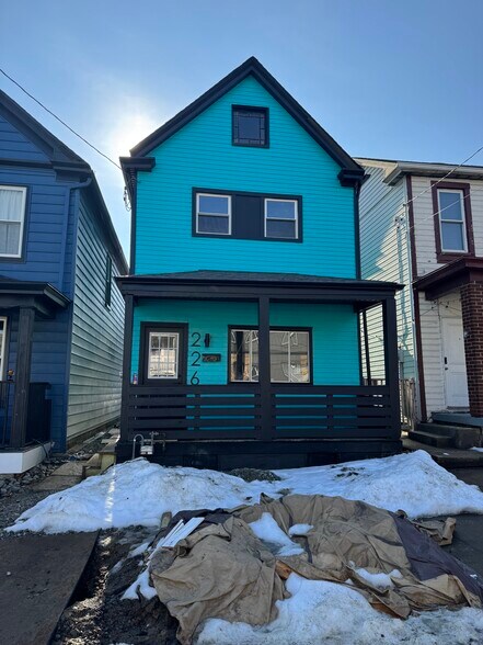 Building Photo - 226 E 16th Ave