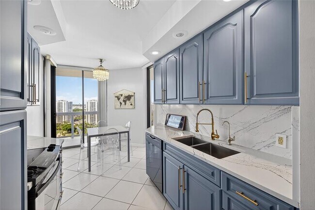 Building Photo - 20185 E Country Club Dr