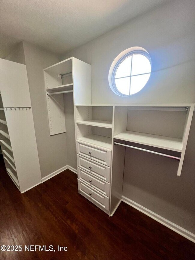 Building Photo - Flagler Station Townhome 3/2.5 - 2 car garage - 2000+ square feet
