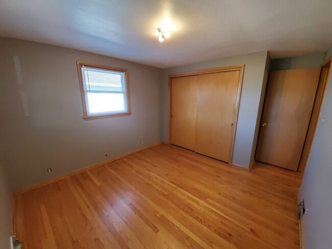 Building Photo - 3 bedroom Northside ranch