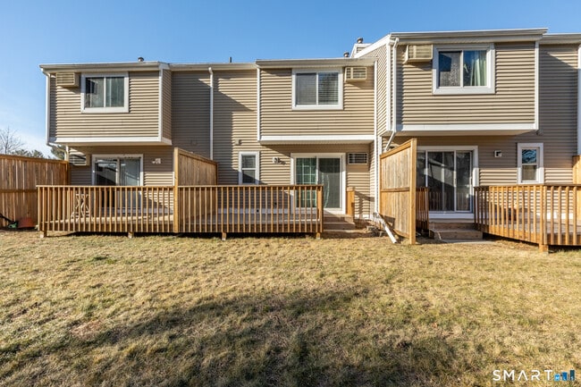 Building Photo - 60 Old Town Rd