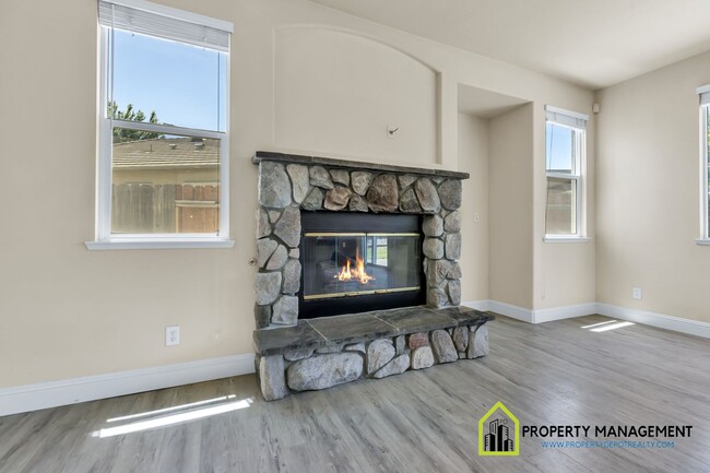Building Photo - Luxury 5-BR Home Rental in Elk Grove