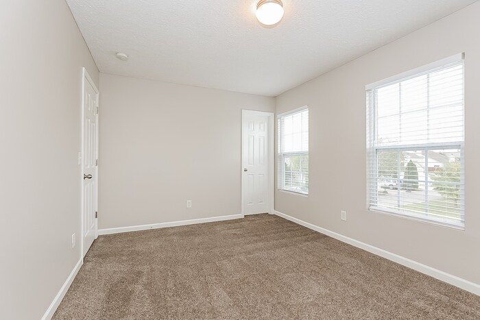 Building Photo - 429 Creek Oak Dr