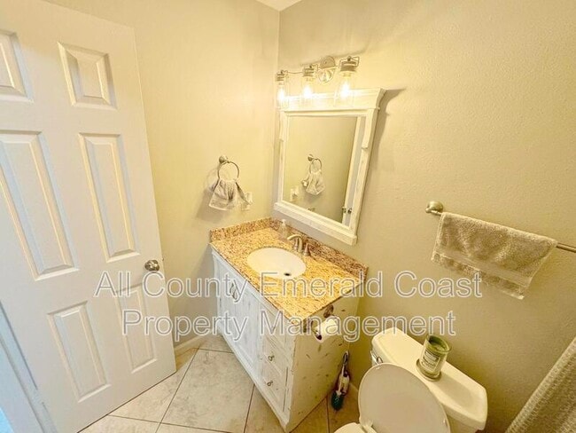 Building Photo - 915 Emily Cir