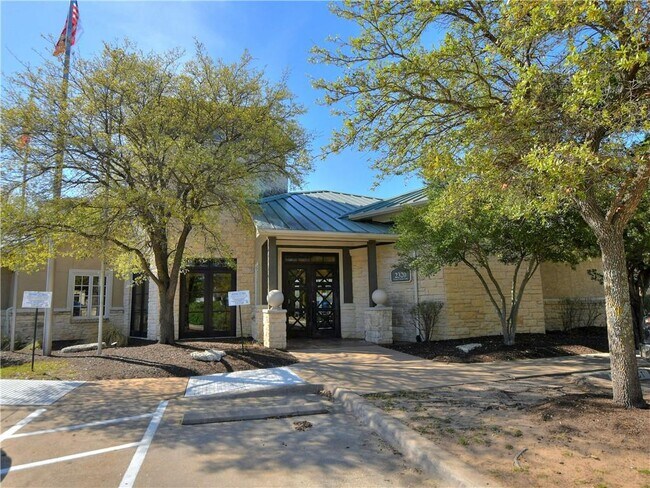 Building Photo - 2320 Gracy Farms Ln