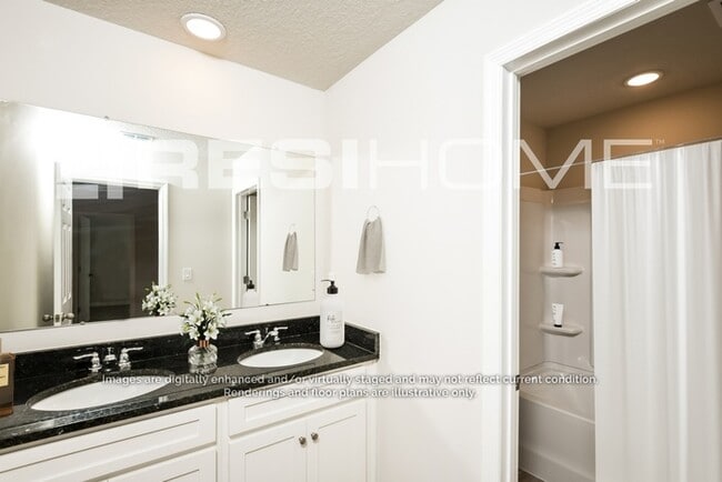 Building Photo - 176 Honeytree Ln