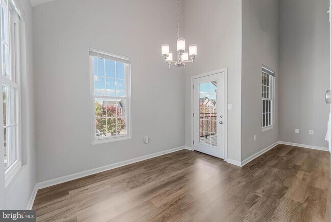 Building Photo - 20451 Chesapeake Square