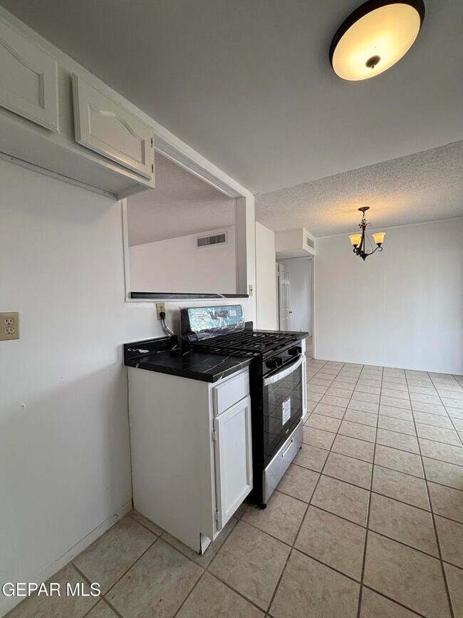 Building Photo - 5808 Dearborne Dr