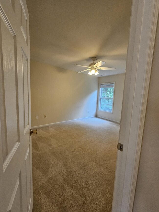 Building Photo - 111 Shairpin Ln