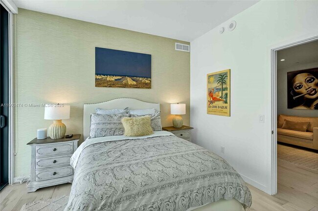 Building Photo - 480 NE 31st St