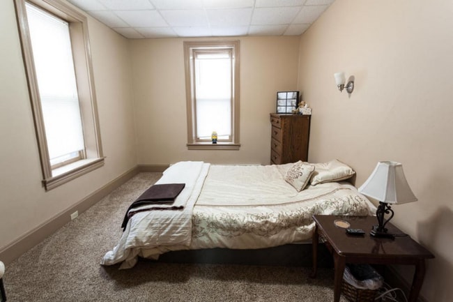 Building Photo - 534 S Market St