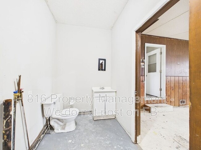 Building Photo - 817 N Choctaw Ave